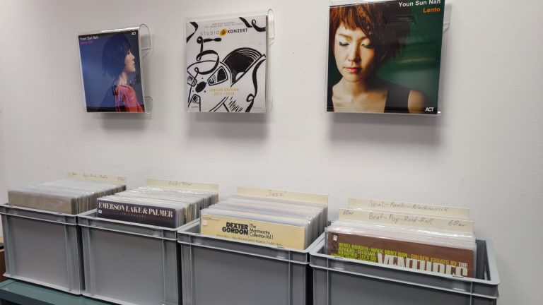 vinyl-outlet
